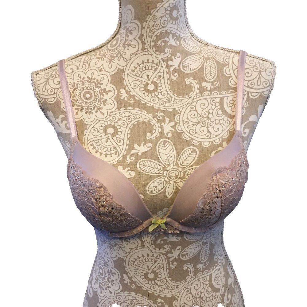 Victoria's Secret Bra 32 C Full Coverage‎ Pink Lace Trim Padded